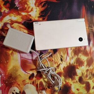 Nintendo DSi Console White TWL-001 Region Free with Charger Excellent Condition